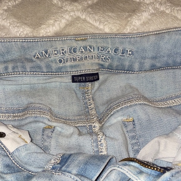 4 reg American Eagle light blue skinny destroyer - Picture 7 of 12